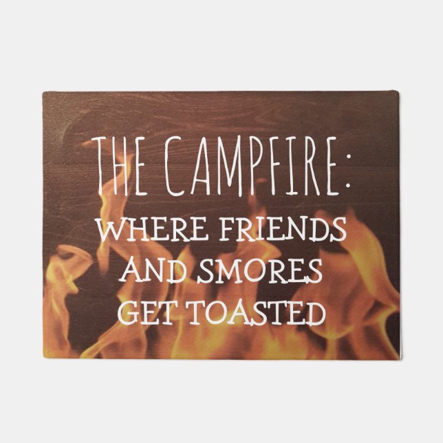 Rustikales hölzernes Campings-Lagerfeuer-lustige Fußmatte (Vorderseite)
