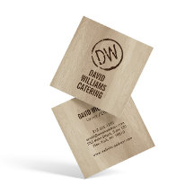 Rustikales holzgebranntes Monogramm für Catering
