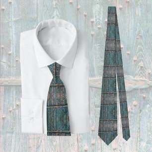 Rustikales Holztor und Bügeleisen in blau, cool Krawatte