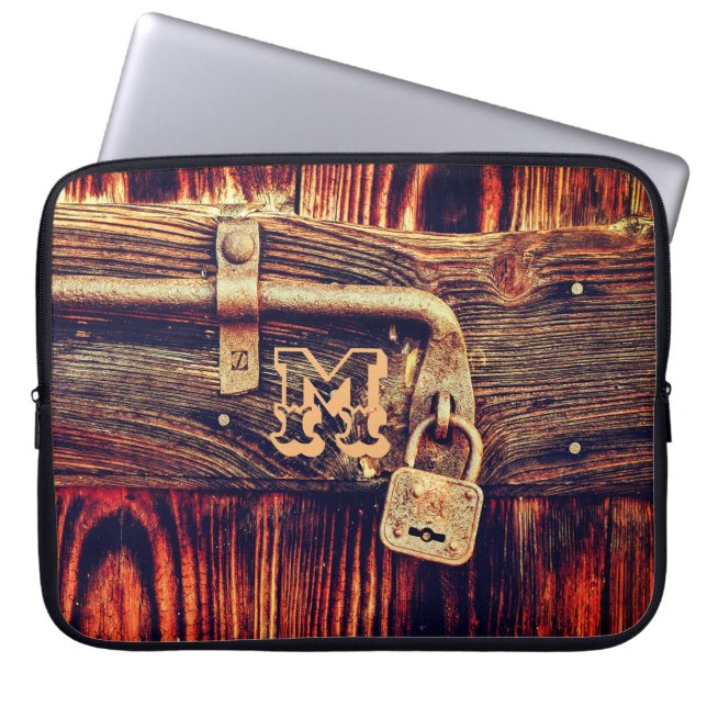 Rustikales Holztürenschloss, braunes Holzkorn Laptopschutzhülle (Vorderseite)