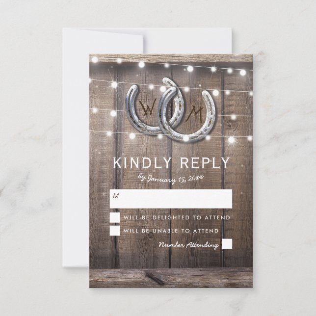 Rustikales Horseshoe Barn Lights Wedding RSVP Karte (Vorderseite)
