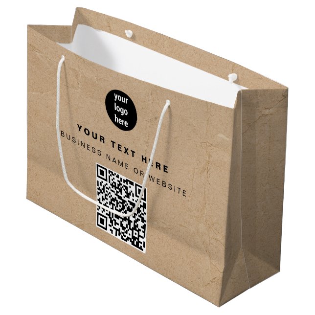 Rustikales Kraft Brown QR Code Business Logo Große Geschenktüte (Vorderseite Schrägansicht)