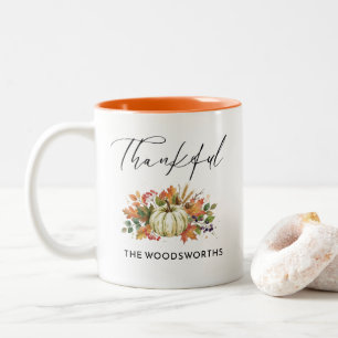 Rustikales Kürbis-Familienname Thanksgiving Zweifarbige Tasse