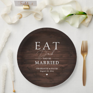 Rustikales Land Barn Wood essen Drink und Verheira Pappteller