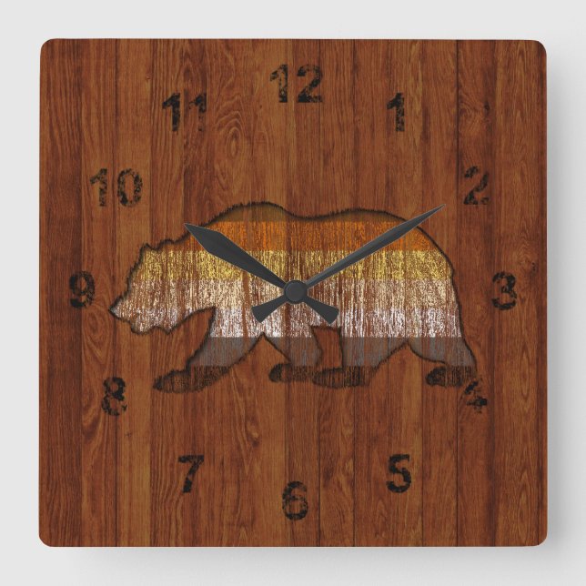 Rustikales Land Wood Bear Stolz Farben Quadratische Wanduhr (Vorderseite)