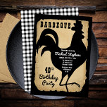 Rustikales Landhühnchen GRILLEN 40. Geburtstag Par Einladung<br><div class="desc">Rustikaler Bauernstil mit gealtertem,  gerissenem Papier und schwarz-weißem Büffel-Karo als Hintergrund für eine Silhouette "BARBEQUE" Geburtstagsparty Design von Holiday Hearts Designs (Rechte vorbehalten).</div>