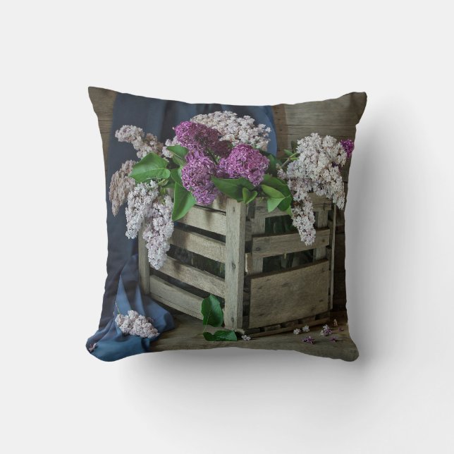 Rustikales Lila und weißes Lilacs Blumenkohl Foto Kissen (Vorderseite)