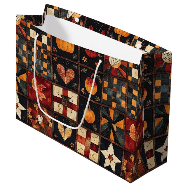 Rustikales Patchwork | Folk Art Herbst Quilt Muste Große Geschenktüte (Vorderseite Schrägansicht)