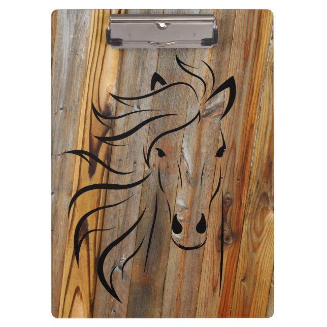 Rustikales Pferd auf Holzkletterwand Klemmbrett (Vorderseite)
