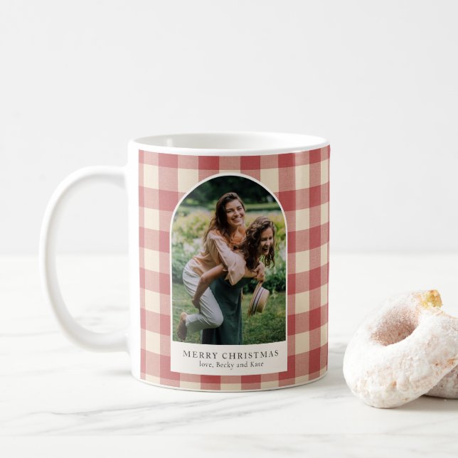 Rustikales Red Gingham Arch Foto Moderne Weihnacht Kaffeetasse (Mit Donut)