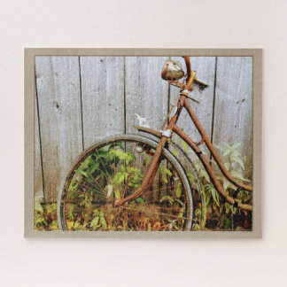 Rustikales rostiges Fahrrad Holzlattenzaun Fotogra
