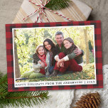 Rustikales Rotes Kariert Happy Holidays Familien F Feiertagskarte<br><div class="desc">Rustikales Red Buffalo Kariertes Foto Familienurlaub Ferienkarte</div>