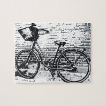 Rustikales Schwarz-weißes Vintages Bike