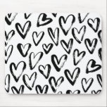 Rustikales schwarzes Herz-Monochrom-Muster Mousepad<br><div class="desc">Rustikale schwarze Herz-einfarbiges Muster Mousepad | fügen einen stilvollen Akzent Ihrem Büro mit diesem einfarbigen mousepad hinzu. Dieses moderne dennoch rustikale mousepad kennzeichnet schwarze Herzskizzen. Dieses ist als Valentinstaggeschenk perfekt. Andere Farben sind verfügbar.</div>