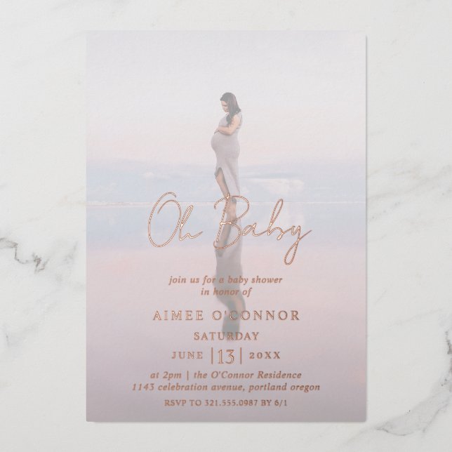 Rustikales Skript-Foto Oh Baby Dusche Rose Gold Folieneinladung (Vorderseite)