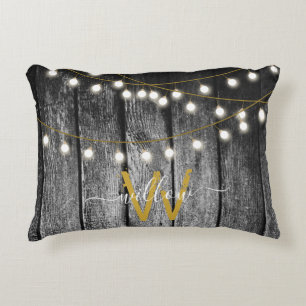 Rustikales Stall Black Wood Gold String Lights Mon Dekokissen