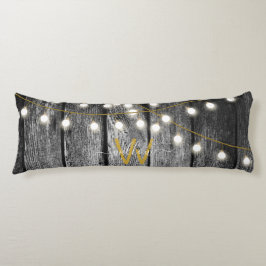 Rustikales Stall Black Wood Gold String Lights Mon Seitenschläferkissen