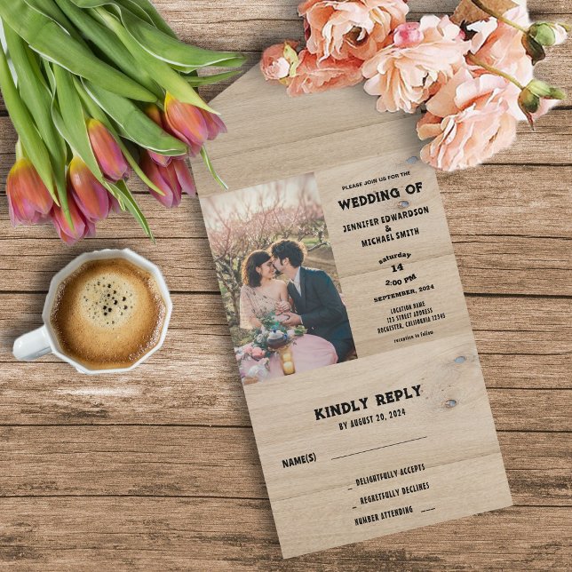 Rustikales Stallholz Foto Hochzeit All In One Einladung (Rustic barn wood photo country wedding all in one invitation. Invitation and RSVP in one.)