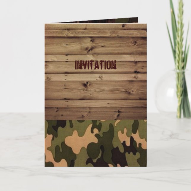 Rustikales Stallholz Western Camouflage Hochzeit Einladung (Vorderseite)