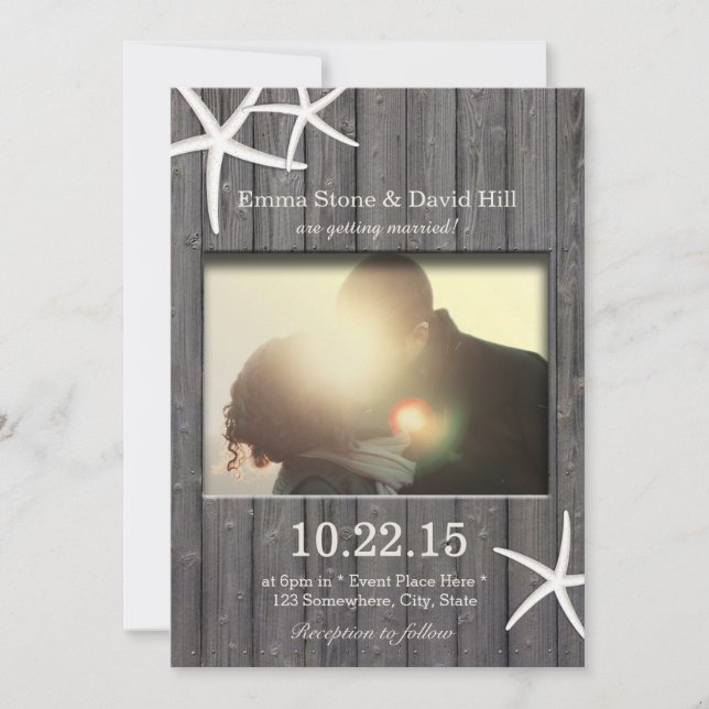 Rustikales Starfish & Barnholz Foto Hochzeit Einladung (Vorderseite)