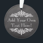 Rustikales Vintages Chalkboard kundenspezifisch Pe Ornament<br><div class="desc">Vintages Chalkboard-Thema für das alte Apothekendesign. Mit dem Party- oder Gelegenheitstext wird ein dunkelbrauner und schwarzer Hintergrund mit weißer Kreide und antiken Dekoelementen hinzugefügt.</div>