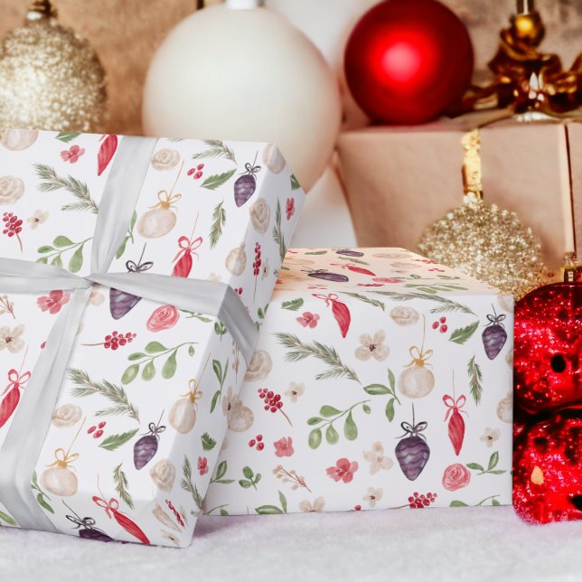 Rustikales Weihnachtsblumenbaummuster Geschenkpapier (Rustic Christmas floral bauble watercolor pattern Wrapping Paper on white)