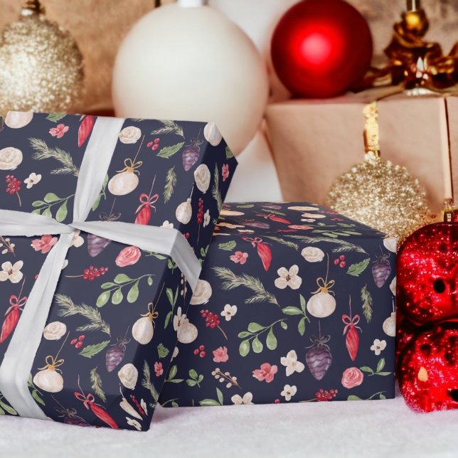 Rustikales Weihnachtsblumenbaummuster Geschenkpapier (Rustic Christmas floral bauble watercolor pattern Wrapping Paper on navy blue)