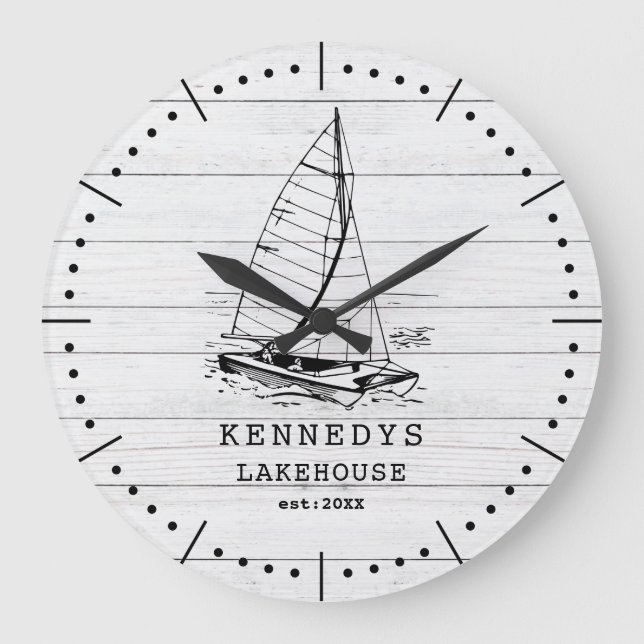 Rustikales Weißholzboot Familie Name Lake House Große Wanduhr (Vorderseite)