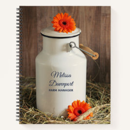 Rustikales Weißmilchjogg mit orangefarbenem Blume- Notizbuch