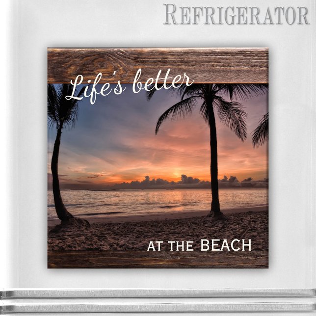 Rustikales Wood Beach Foto Magnet (Life's better at the beach rustic wood keepsake holiday photo personalized magnet)