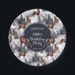 Rustikales Woodsy Deer | Forest 100. Geburtstagspa Pappteller<br><div class="desc">Feiern Sie seinen Geburtstag im rustikalen Holzstil mit diesem Hirschmuster, dem Outdoor-Design der "Birthday Party" mit einer Vielfalt an Hirschen mit immergrünen Tannenbäumen, Bergen und Schnee auf weißem Hintergrund und einem rustikalen Imitat mit dunklem Holzhintergrund. Composite Design von Holiday Hearts Designs.</div>