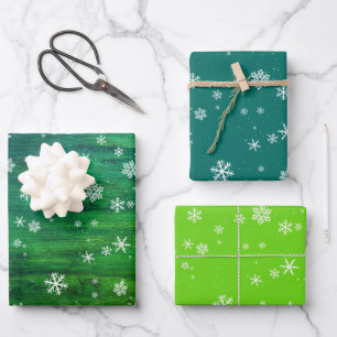 Rustikalisches Holz Grüne Schneeflocken Weihnachts Geschenkpapier Set