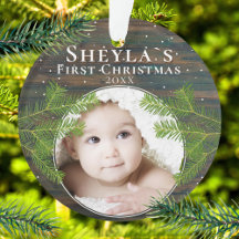 Rustikalisches Holz-Kiefer-Babys erstes Weihnachts