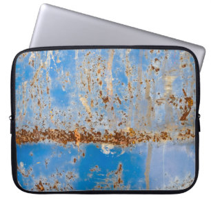Rusty Metallstruktur, blau gekratzte Dekoration. Laptopschutzhülle