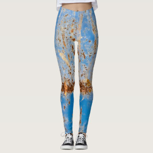 Rusty Metallstruktur, blau gekratzte Dekoration. Leggings