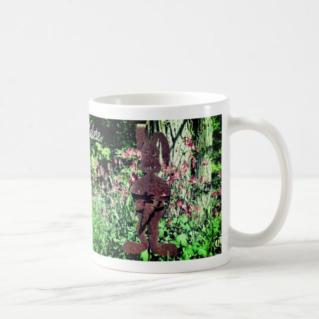 Rusty Rabbit Flower Garden Personalisiert Kaffeetasse (Rechts)