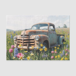 Rusty Spring Truck in einem Feld Entkopplung Seidenpapier
