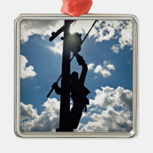 Rusty the Lineman Ornament Aus Metall