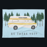 RV DA NOCH? Campervan Camping RVing Trees Forest Geschirrtuch<br><div class="desc">WIEDER AUF DER STRASSE! Ich möchte lieber RVing sein!! Was ist mit dir? Karo dieses süße Handtuch und Karo in meinem Shop für mehr passende Artikel wie Hemden, Magnete, Schlüsselanhänger, Kissen, Aufkleber und mehr. Und natürlich auch mehr RV, Campervan, Motorhome und Camping. Passen Sie diese Tasse mit einem Namen, Ihrem...</div>
