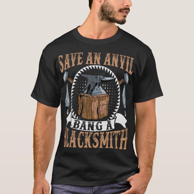 S2 Blacksmithing Blacksmith (15) T-Shirt (Vorderseite)