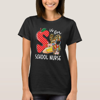 S ist für Schulkrankenschwester Glücklicher erster T-Shirt