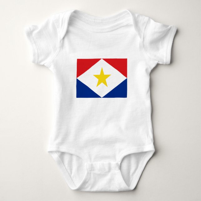 Saba Flag Baby Strampler (Vorderseite)