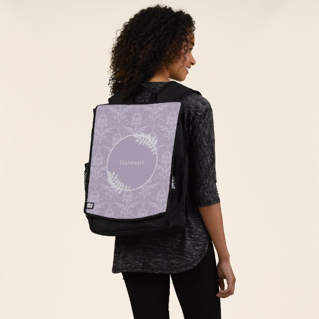 Sac à dos personnalisé Lavender Elegant Damask (Porté)