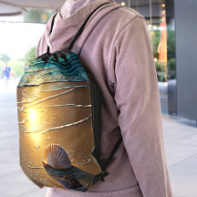 Plage au coucher du soleil avec des coquillages