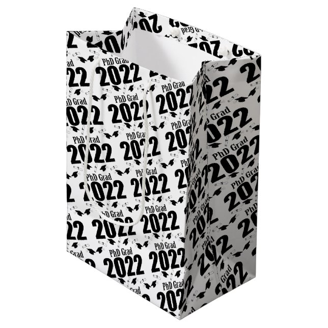 Sac cadeau de doctorat 2022 Grad (Noir) (Devant Angle)