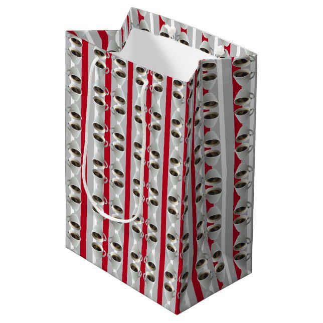 Sac Cadeau Et Tasses De Café (Devant Angle)