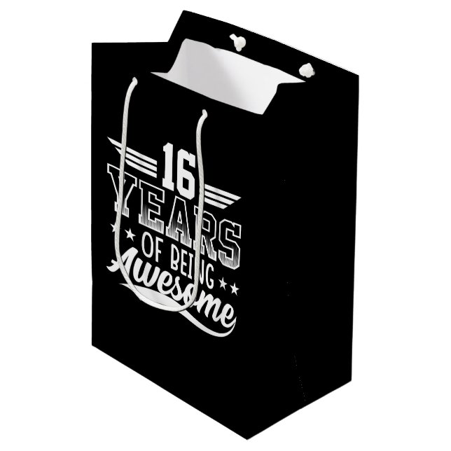 Sac Cadeau Moyen 16e année fantastique art de mots d'anniversaire (Devant Angle)