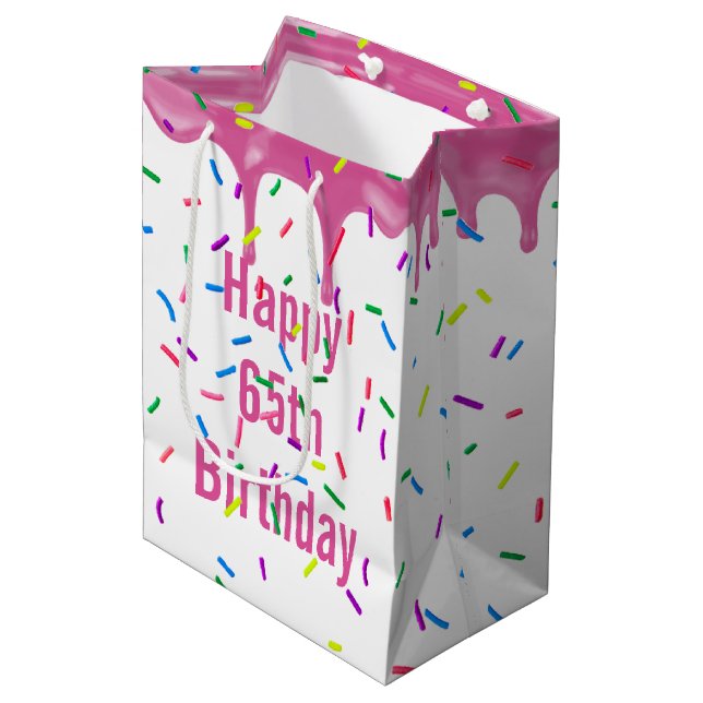 Sac Cadeau Moyen 65e Anniversaire Sprinkles Sur Glace Rose (Devant Angle)
