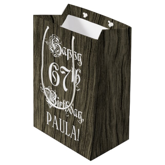 Sac Cadeau Moyen 67e anniversaire : fantaisie, Faux Wood Look + Nom (Dos Angle)