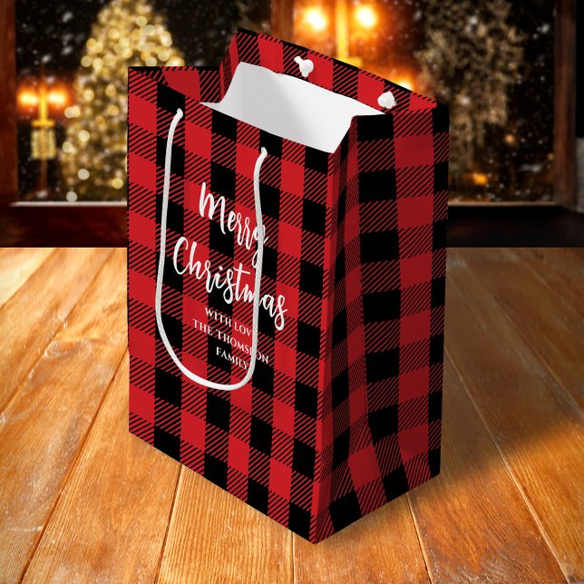 Sac Cadeau Moyen Arbre de Noël Joyeux Simple Motif à Carreaux de Bu (Merry Christmas white calligraphy buffalo check pattern gift bag)